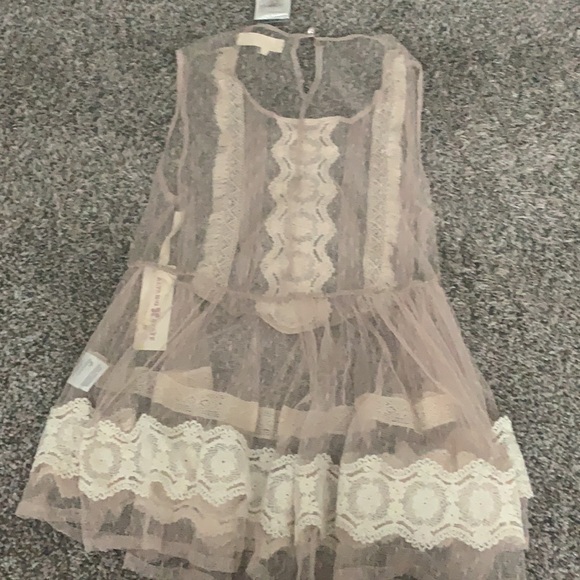 Top - Picture 2 of 2